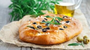 هش وطري.. طريقة عمل خبز الفوكاشيا الإيطالي – الجريدة
