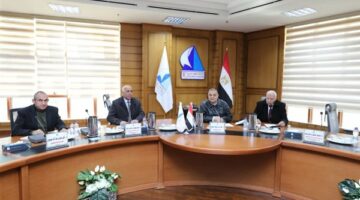 رئيس جامعة كفر الشيخ يعقد اجتماعًا مع وكلاء الوزارات ومدراء عموم المصالح الحكومية – الجريدة