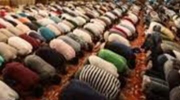 وزارة الأوقاف وقناة”الحياة” ينقلان صلاة العشاء والتراويح من مسجد الإمام الحسين – الجريدة