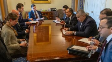 وزير الخارجية والهجرة يلتقي رئيس لجنة الشئون الخارجية بمجلس النواب الأمريكي – الجريدة