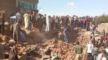 انهيار منزل مكون من 3 طوابق والبحث عن طفلين أسفل الأنقاض بأسيوط |صور – الجريدة