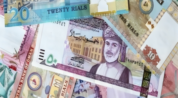 الدولار يلامس الـ 50 جنيهًا.. تعرف على أسعار العملات في البنوك المصرية اليوم الإثنين 17-2-2025 – الجريدة