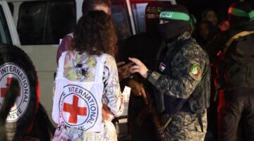 إعلام عبرى: وصول أثنين من الأسرى الإسرائيليين إلى تل أبيب وحالتهم مُستقرة – الجريدة