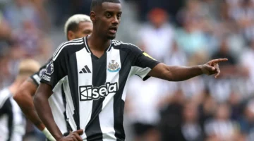ماذا قال ألكسندر إيزاك عن تتويج نيوكاسل يونايتد بكأس الكاراباو على حساب ليفربول؟
