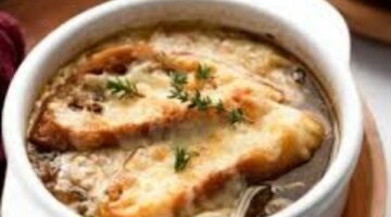 حضريها على الفطار .. طريقة عمل شوربة البصل الفرنسية – الجريدة