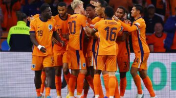 لاعب ليفربول يغادر معسكر هولندا مصابًا