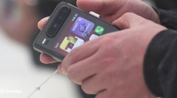 هواوي تطلق هاتفًا فريدًا من نوعه