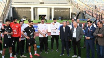 وزير الرياضة يهنئ منتخب مصر ويدعمه لمواجهة سيراليون