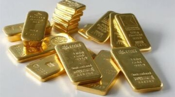 تراجع الذهب مع صعود الدولار وترقب موقف ترامب الجمركي