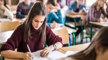“«التعليم» تعلن موعد توزيع أرقام جلوس الثانوية 2025”  

(8 كلمات)
