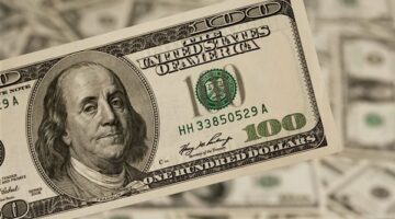 سعر الدولار في البنوك والصرافة قبل عيد الفطر.