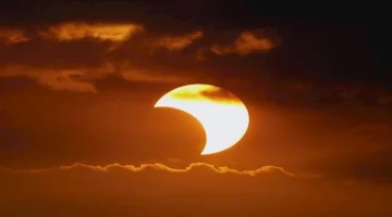 كسوف جزئي للشمس بمصر نهاية رمضان