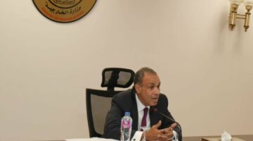 وزير الخارجية والهجرة يؤكد حرص مصر الدائم على دعم الاستقرار والأمن فى الصومال – الجريدة