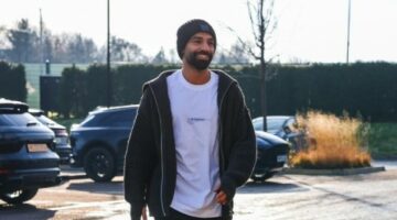 محمد صلاح يفاجئ فتيات ليفربول