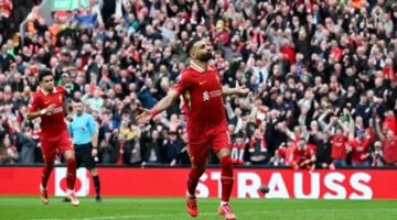 ليفربول يجري مفاوضات لتجديد عقد صلاح