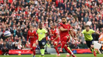 محمد صلاح يعادل رقم أجويرو في هدافي الدوري الإنجليزي