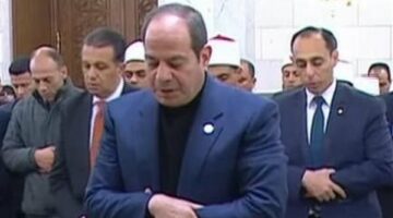 السيسي يفتتح تطوير مسجد السيدة نفيسة مصليًا
