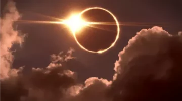 كسوف شمسي عالمي يحدث نهاية رمضان.
