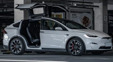 أسعار ومواصفات تسلا موديل X 2025 بالإمارات .. صور