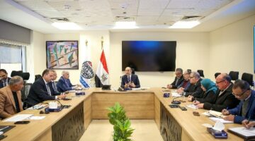 شيمي يتابع أداء قطاع الصناعات الكيماوية وموقف تنفيذ مشروعات التطوير – الجريدة