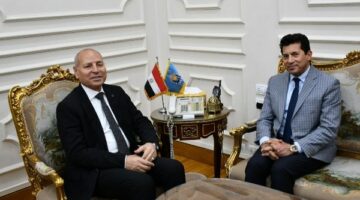 وزير الشباب والرياضة ومحافظ القاهرة يبحثان التعاون المشترك – الجريدة