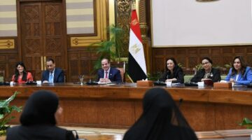السيسي يشهد كلمة وزيرة التخطيط بمناسبة المرأة المصرية.