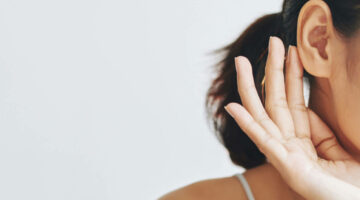 النساء أكثر حساسية سمعًا من الرجال