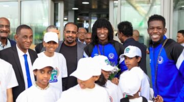 استقبال حار لنادي الهلال في مطار القاهرة