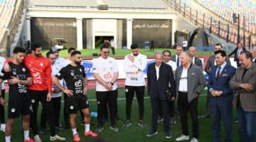 وزير الشباب والرياضة يشهد المران الأخير لمنتخب مصر قبل السفر إلى المغرب لمواجهة إثيوبيا في تصفيات كأس العالم