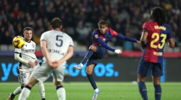 برشلونة يتصدر الدوري الإسباني بعد فوز على أوساسونا