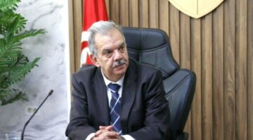 وزير الرياضة يطالب الناصري بتنفيذ قرارات الرابطة