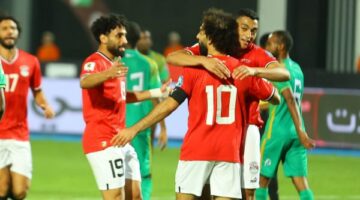 أبو حسين ونبيل يدعمون منتخب مصر تحت 20 سنة