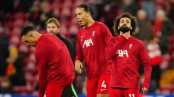 أرنولد يغادر ليفربول.. ومصير صلاح وفان ديك؟
