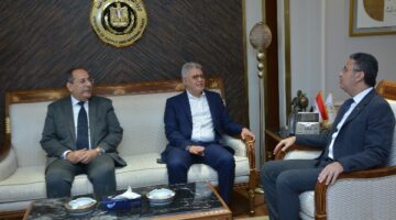 أيمن إسماعيل رئيسًا للقابضة الغذائية