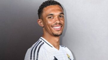 إعلامي يفاجئ بشأن ألكسندر أرنولد