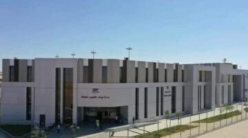 الصناعة تحث رجال الأعمال على استثمار الموانئ الجافة والمناطق اللوجستية