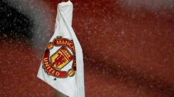 لاعب يونايتد يكره سنواته بالفريق.