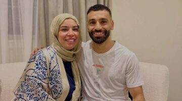 محمد صلاح يظهر مع شقيقته في إفطار أسري