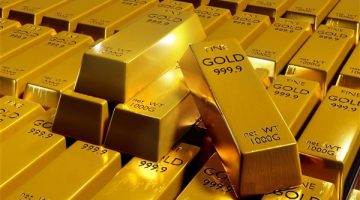 الذهب يتراجع بأكثر من 2% مع صعود قوي للدولار