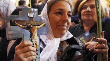 لماذا دخل المسيح أورشليم على جحش؟ القمص يوساب عزت يكشف أسرار أحد الزعف