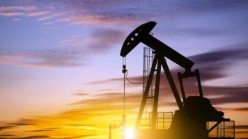 أسعار النفط تهبط الاثنين.. خام برنت يصل إلى 65.78 دولار