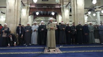 ليلة القدر تجمع المصلين.. الجامع الأزهر يكتظ في العشر الأواخر من رمضان
