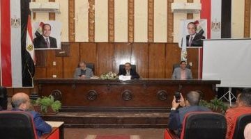 محافظ أسيوط يوجه بتدريب المعلمين