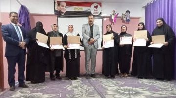 تعليم سوهاج يكرم المعلمات المثاليات بإدارة أخميم في احتفالية مميزة