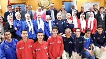 تكريم الطلاب المتميزين بمدارس التكنولوجيا التطبيقية من وزارة التعليم