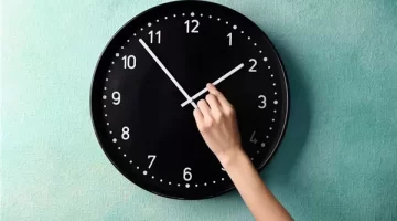 التوقيت الشتوي ينتهي قريبًا: تعرف على موعد تقديم ساعتك 60 دقيقة!