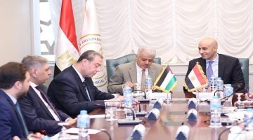 وزير التربية والتعليم يدعم تعليم الطلاب في فلسطين بلقاء نظيره الفلسطيني