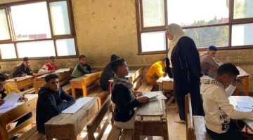 مزايا الثانوية العامة وعيوب البكالوريا .. خبير تربوي يكشف نصائح هامة لطلاب الإعدادية