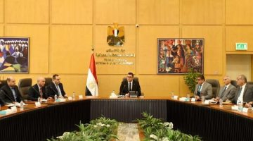 اجتماع وزير الإسكان مع مطوري العقارات في الساحل الشمالي الغربي لمناقشة المشاريع العقارية الاستثمارية