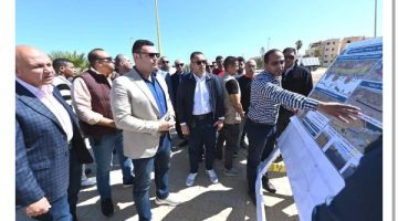 وزير الإسكان يتفقد سور الشانزلزيه والبوغاز بالعلمين